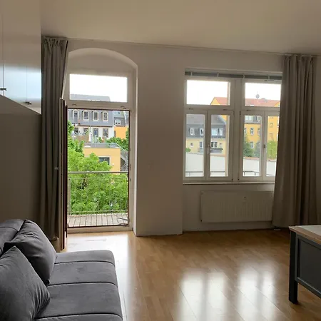 Ferienwohnung Fuer Kleine Und Grosse Reisegruppe Dresden Exterior photo